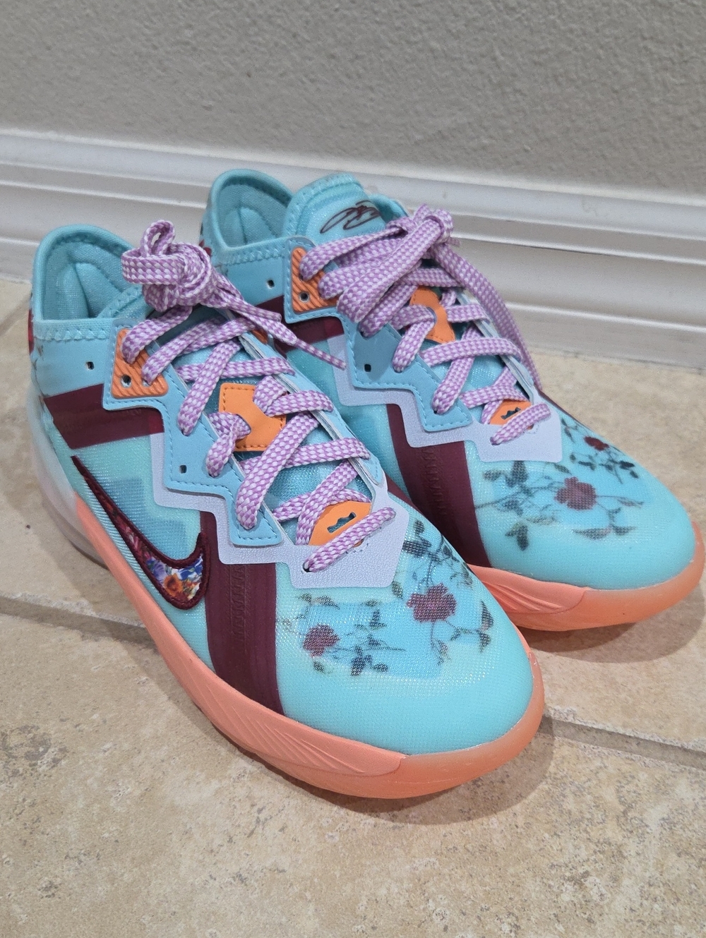NIKE LeBron 18 Low x Mimi PlangeDaughters-Size:5Y